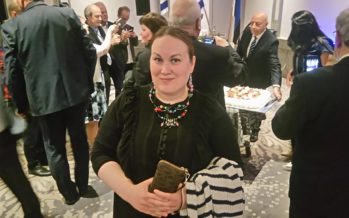 Israels 69:e födelsedagsfirande i Estland och Finland + FOTON (inbjudan, present till ambassadören och Israel69-smycken)